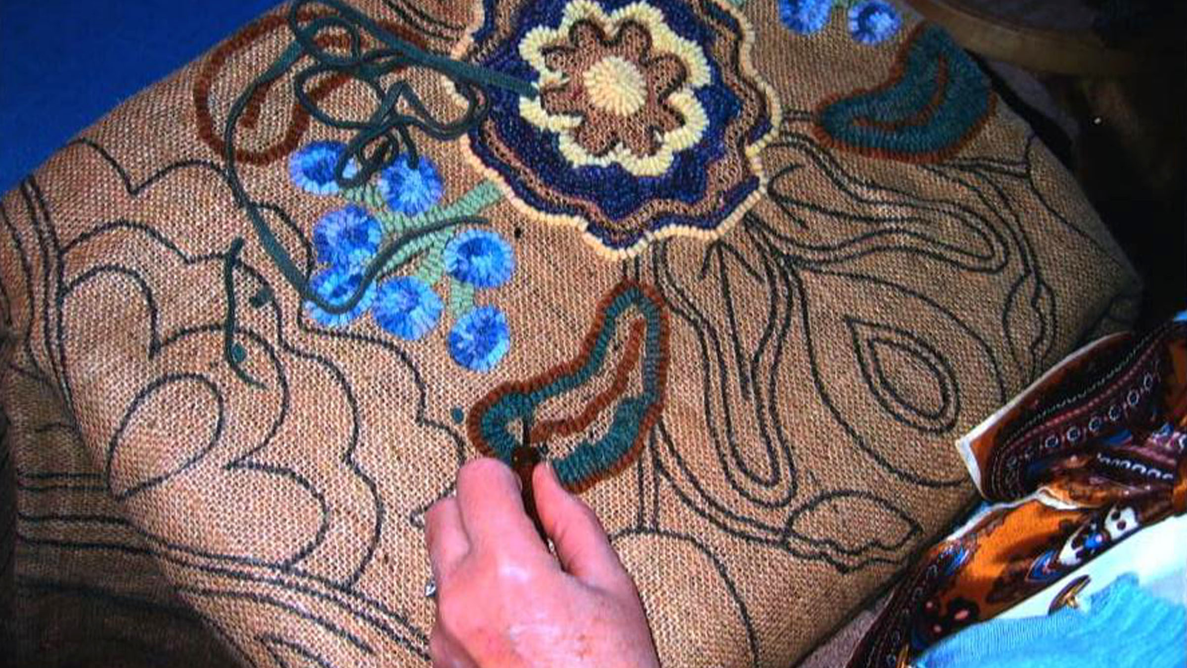 How to Hook a Rug with Fabric Introduction-1