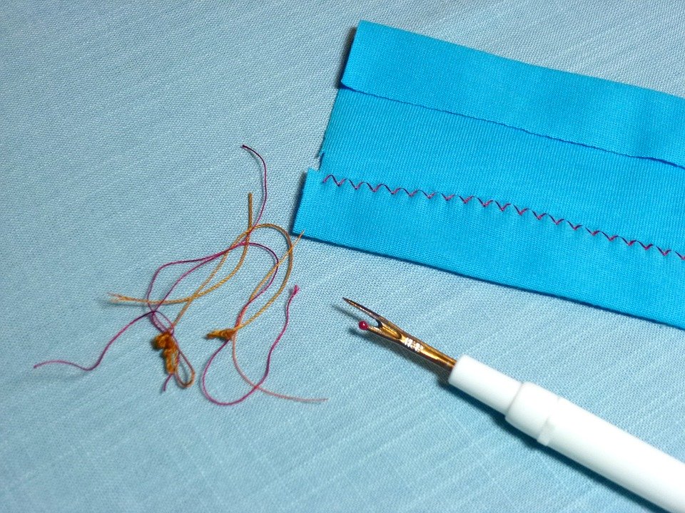 How to Use a Seam Ripper on Zig Zag Stitch2