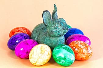 How to Make Camouflage Easter Eggs