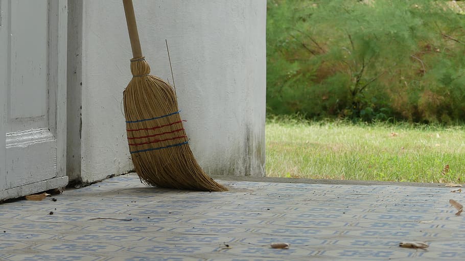 How to Clean Up Concrete Dust1