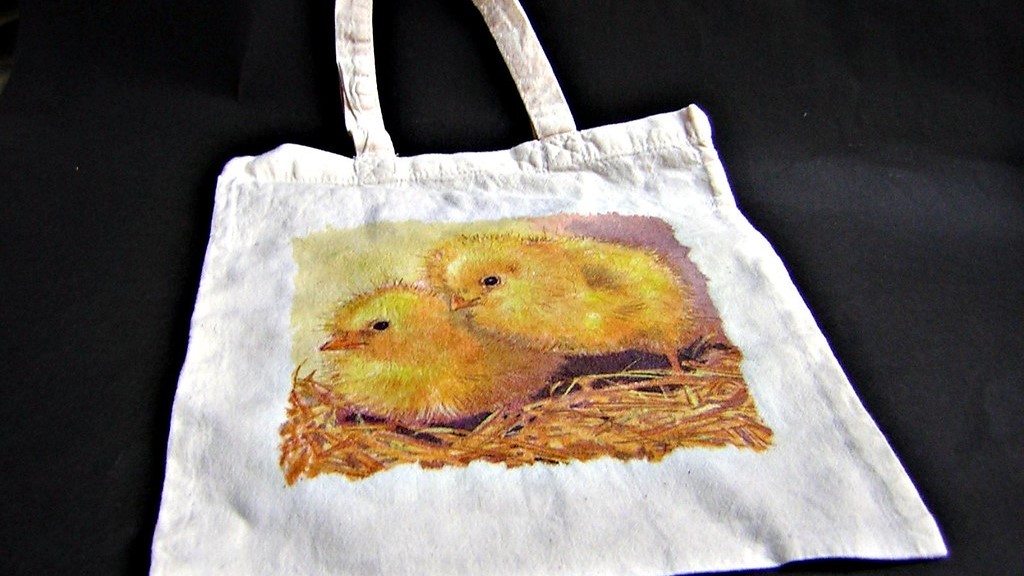 How to Use Acrylic Paint on Tote Bags