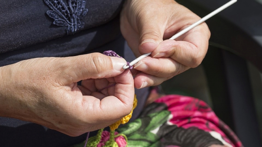 How to Do Tatting with a Crochet Hook