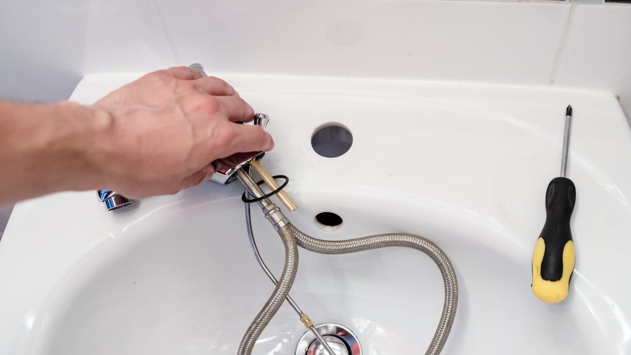 How to Plug Bathtub Overflow Drain Diy