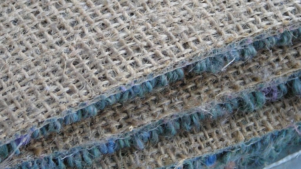 How to Stop Burlap From Fraying