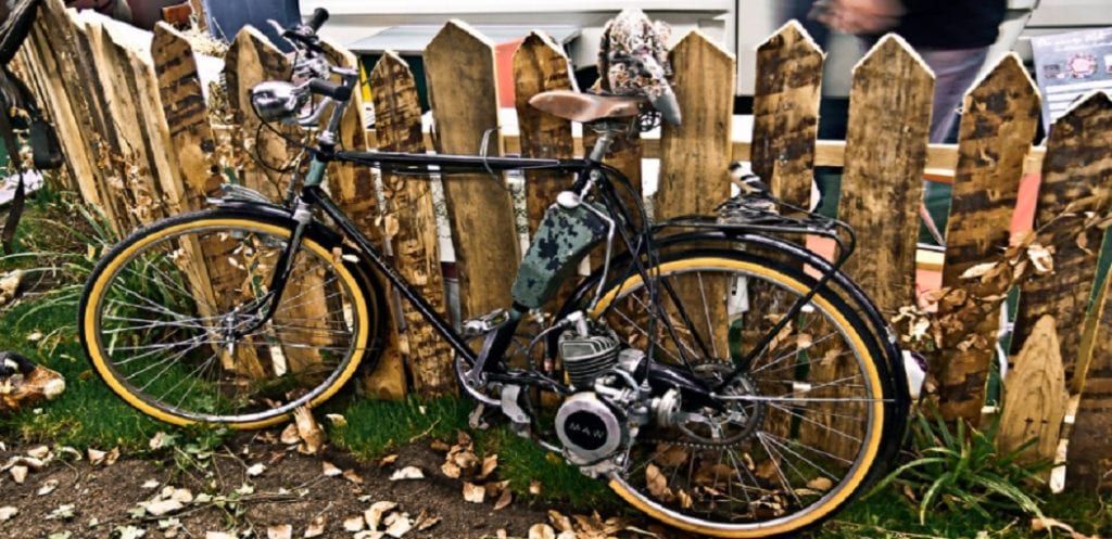 How to Put a Lawnmower Engine on a Bicycle