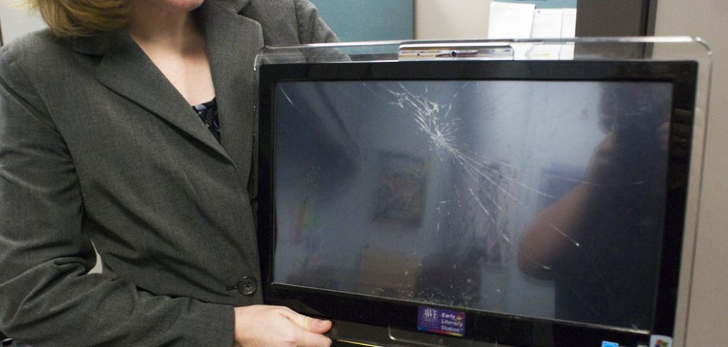 How to Fix a Cracked Tv Plasma Screen 