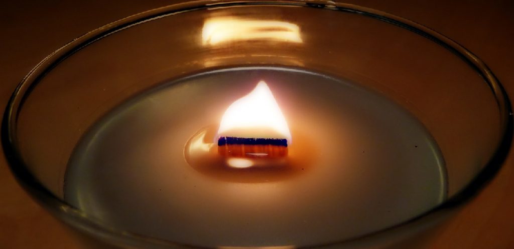 How to Light a Wood Wick Candle