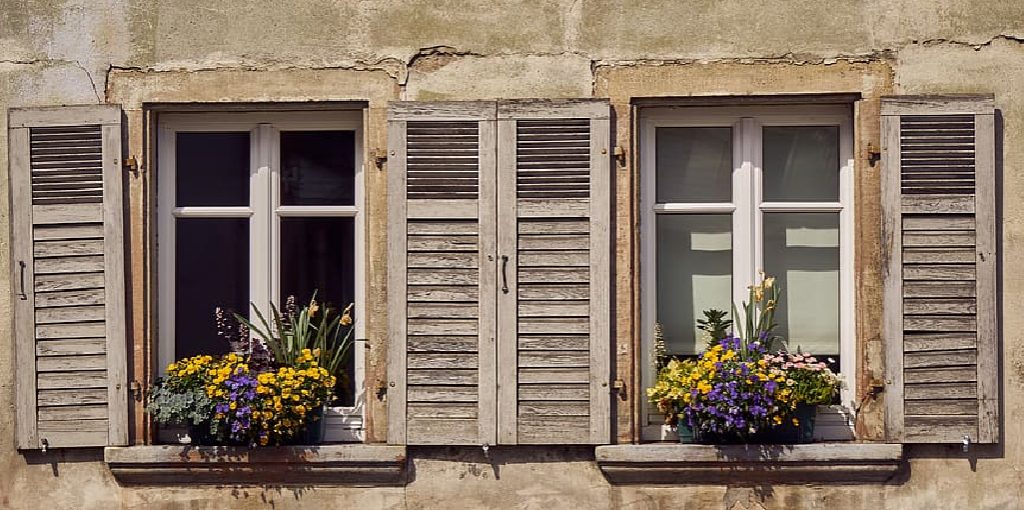 How to Fill Gap Between Window Sill and Wall