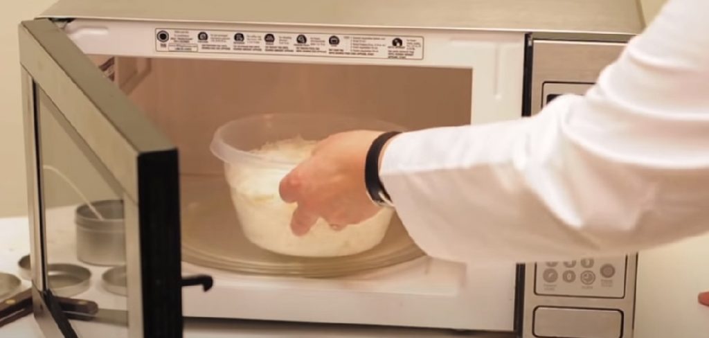How to Melt Candle Wax in Microwave