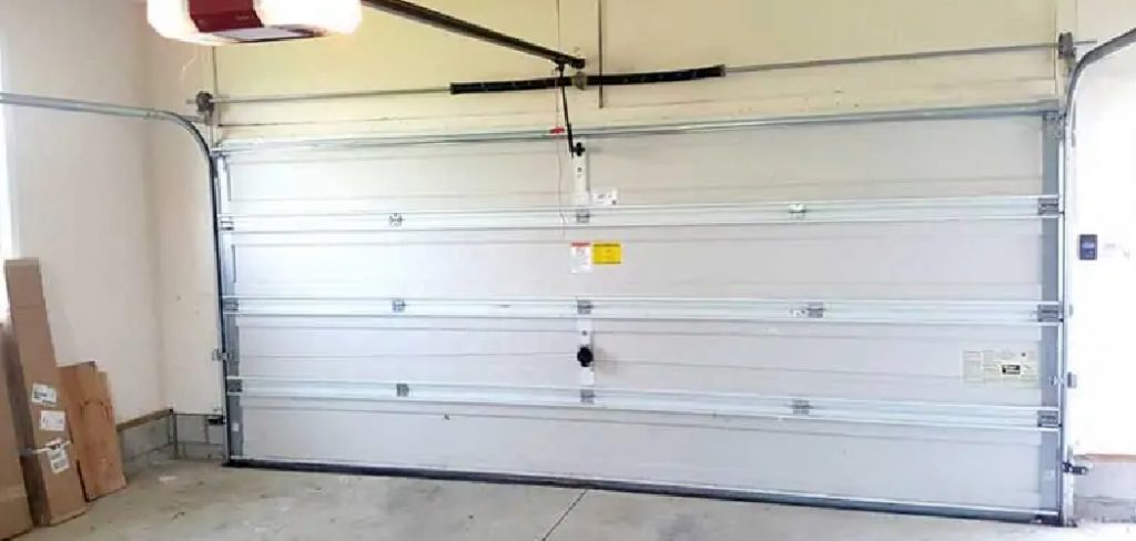 How to Open a Garage Door With a Broken Spring