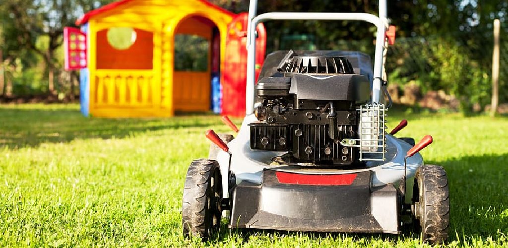 How to Clean a Lawn Mower Paper Air Filter