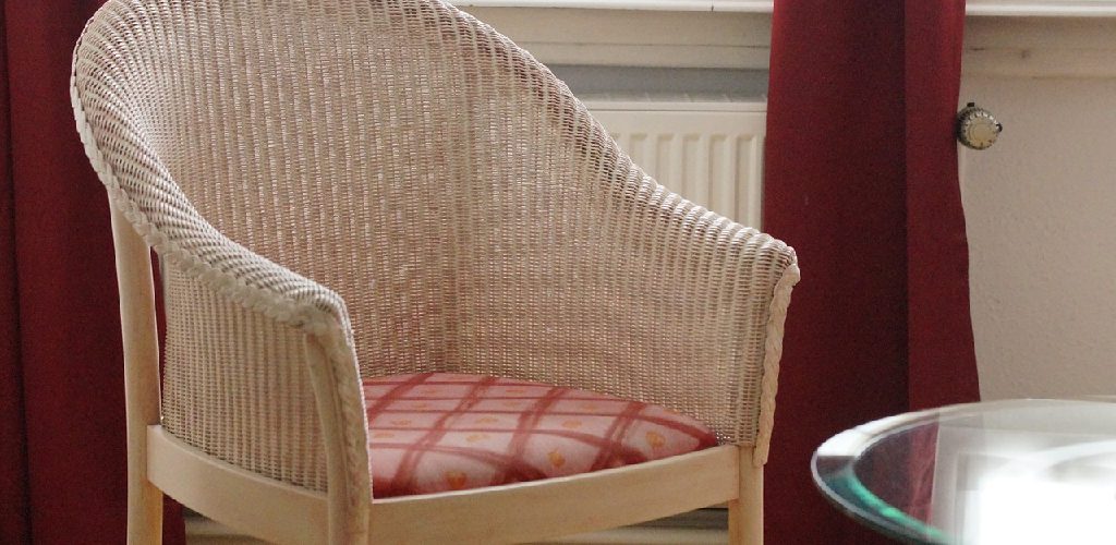 How to Remove Paint From Lloyd Loom Chair