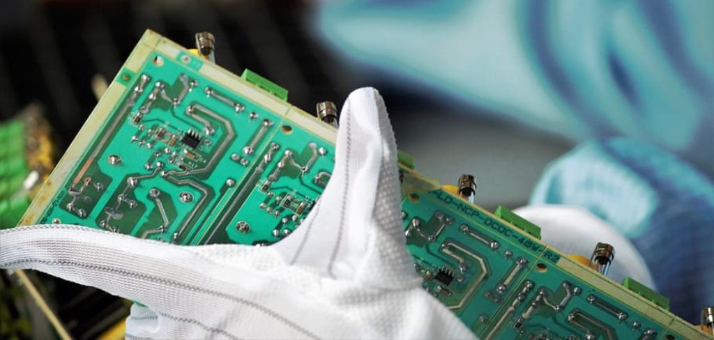 How to Clean PCB After Soldering