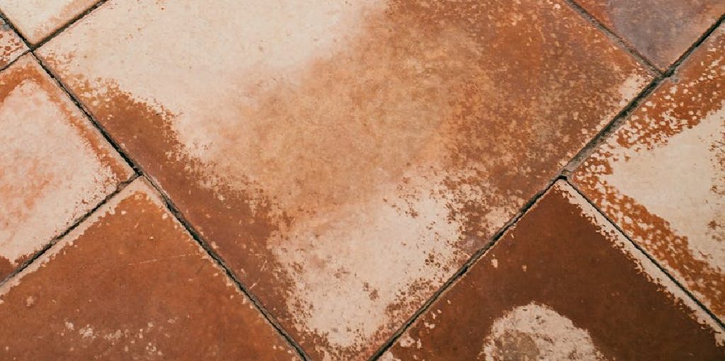 How to Remove Yellow Stains From Shower Tiles