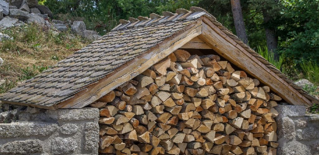 How to Stack Firewood in a Circle 