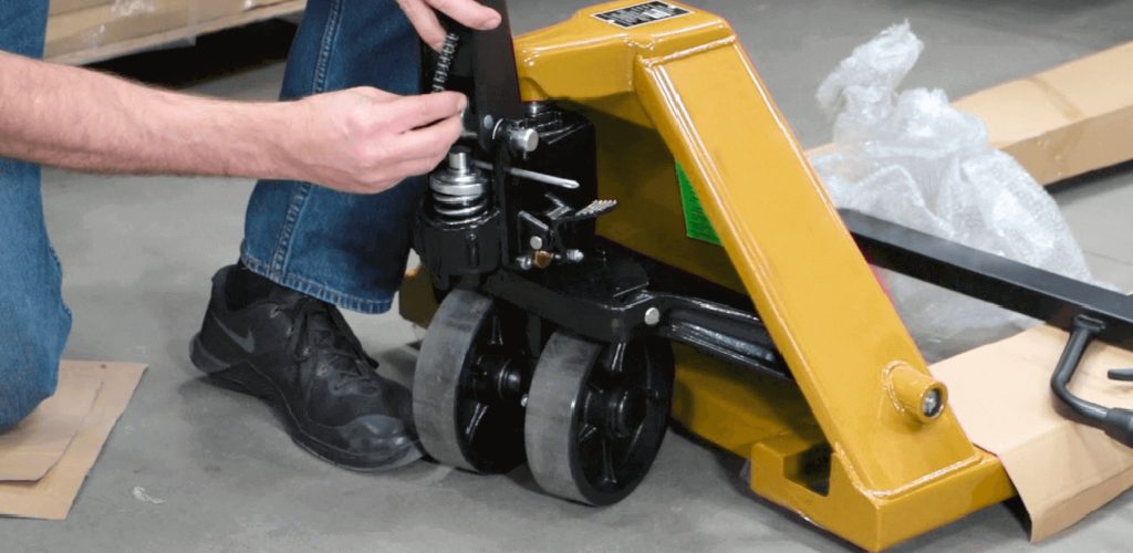 How to Add Hydraulic Fluid to a Pallet Jack