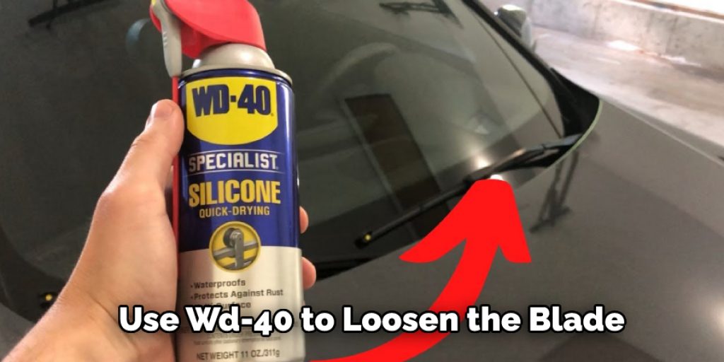 Use Wd-40 to Loosen the Blade