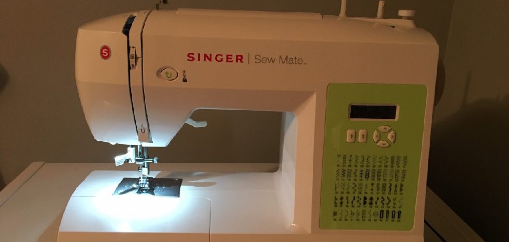 How to Open a Singer Sewing Machine