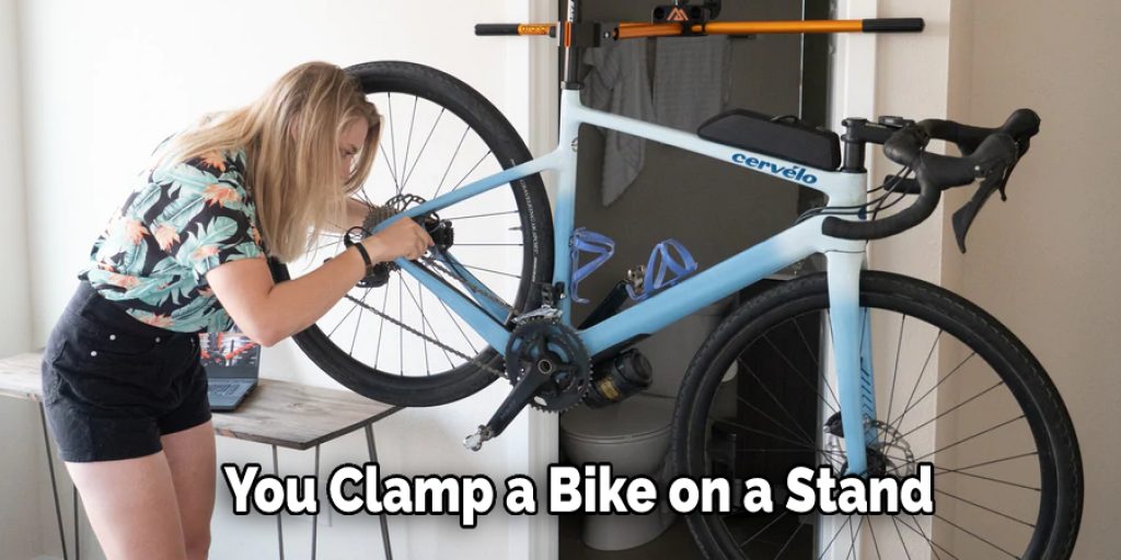  You Clamp a Bike on a Stand
