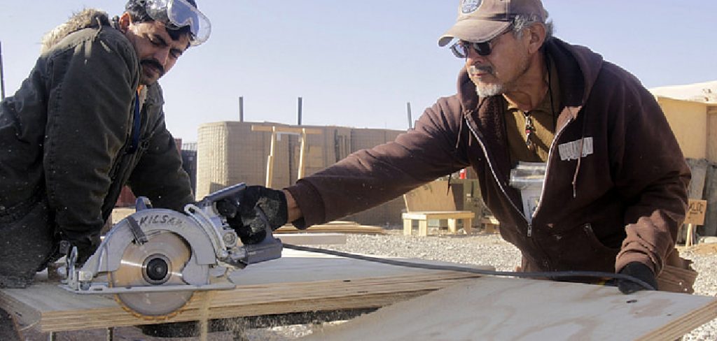 How to Remove a Stuck Table Saw Blade