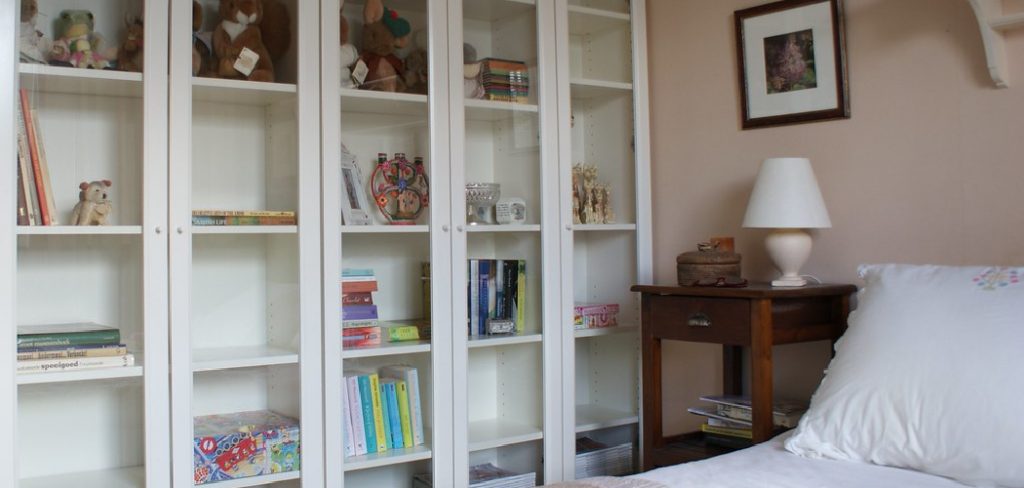 How to Put Doors on a Bookcase