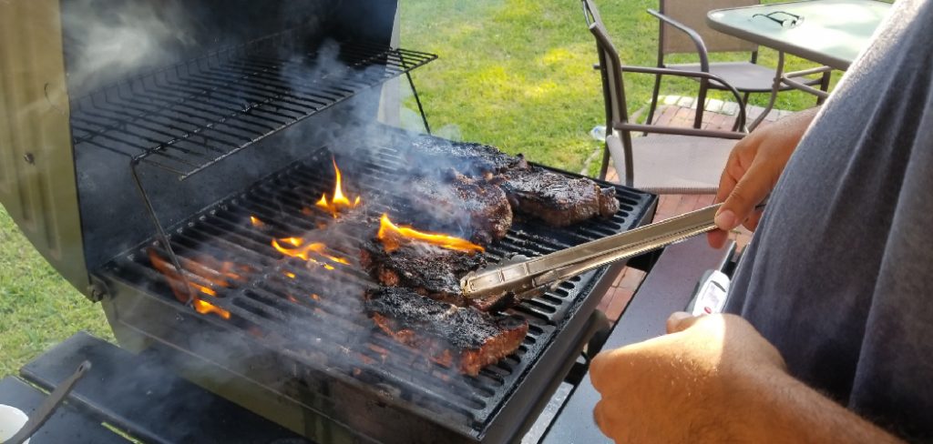How to Put a Grill Fire Out