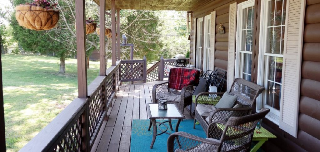 How to Enclose a Porch With Windows