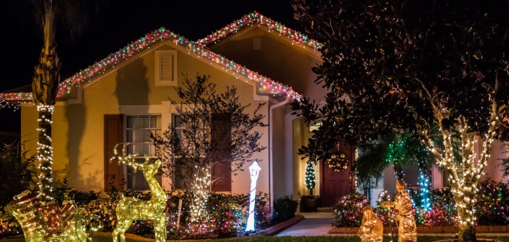 How to Decorate Roof for Christmas