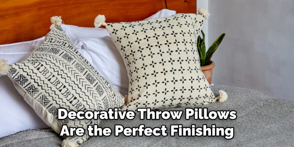 Decorative Throw Pillows Are the Perfect Finishing