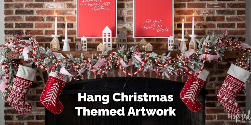 Hang Christmas-themed Artwork