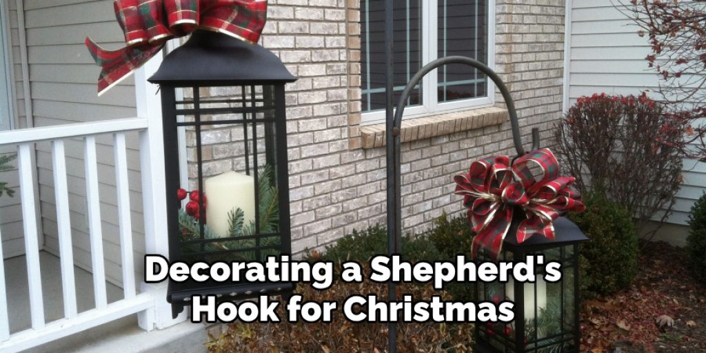 Decorating a Shepherd's Hook for Christmas