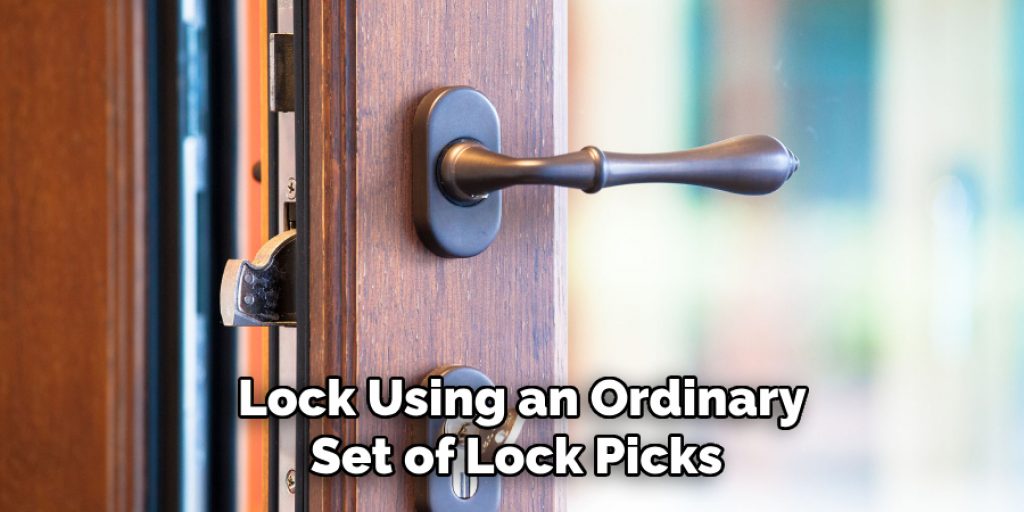  Lock Using an Ordinary Set of Lock Picks