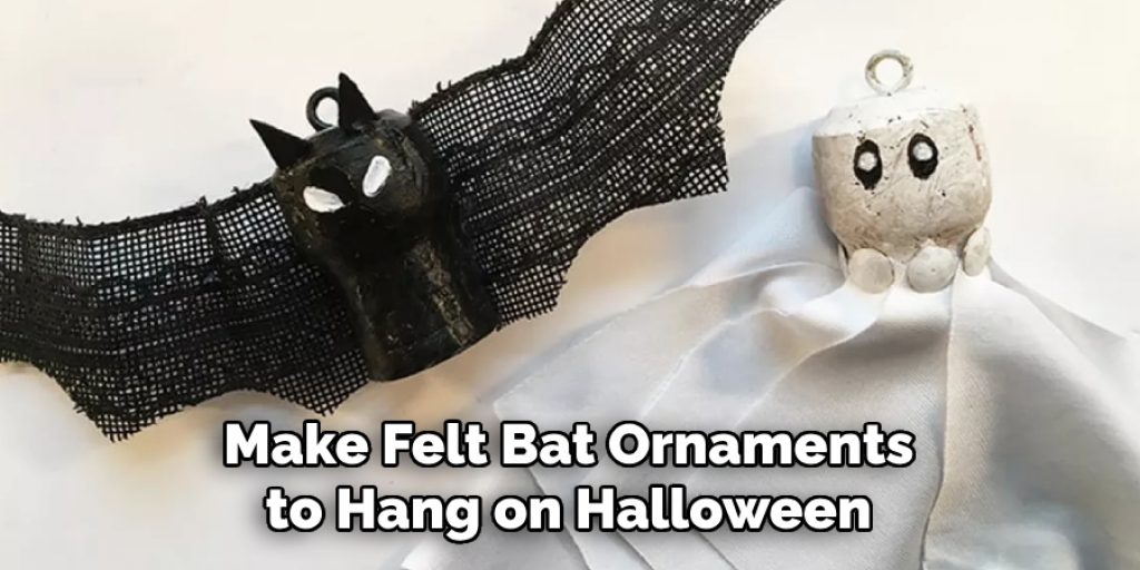 Make Felt Bat Ornaments to Hang on Halloween
