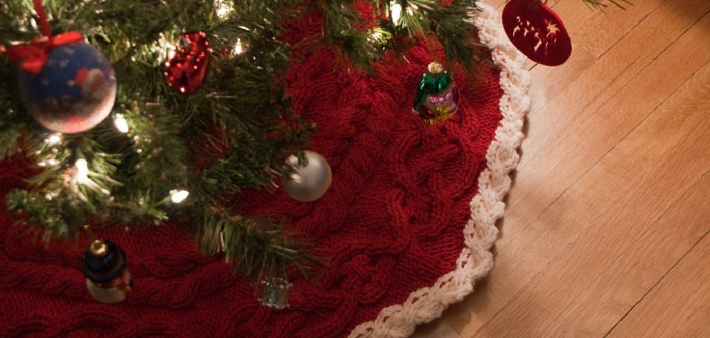 How to Knit a Tree Skirt