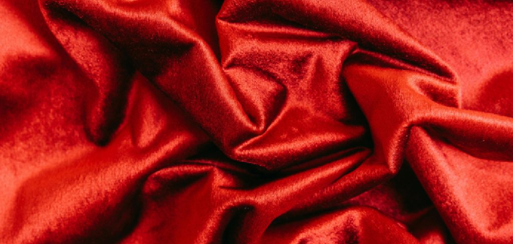 How to Paint Velvet Fabric