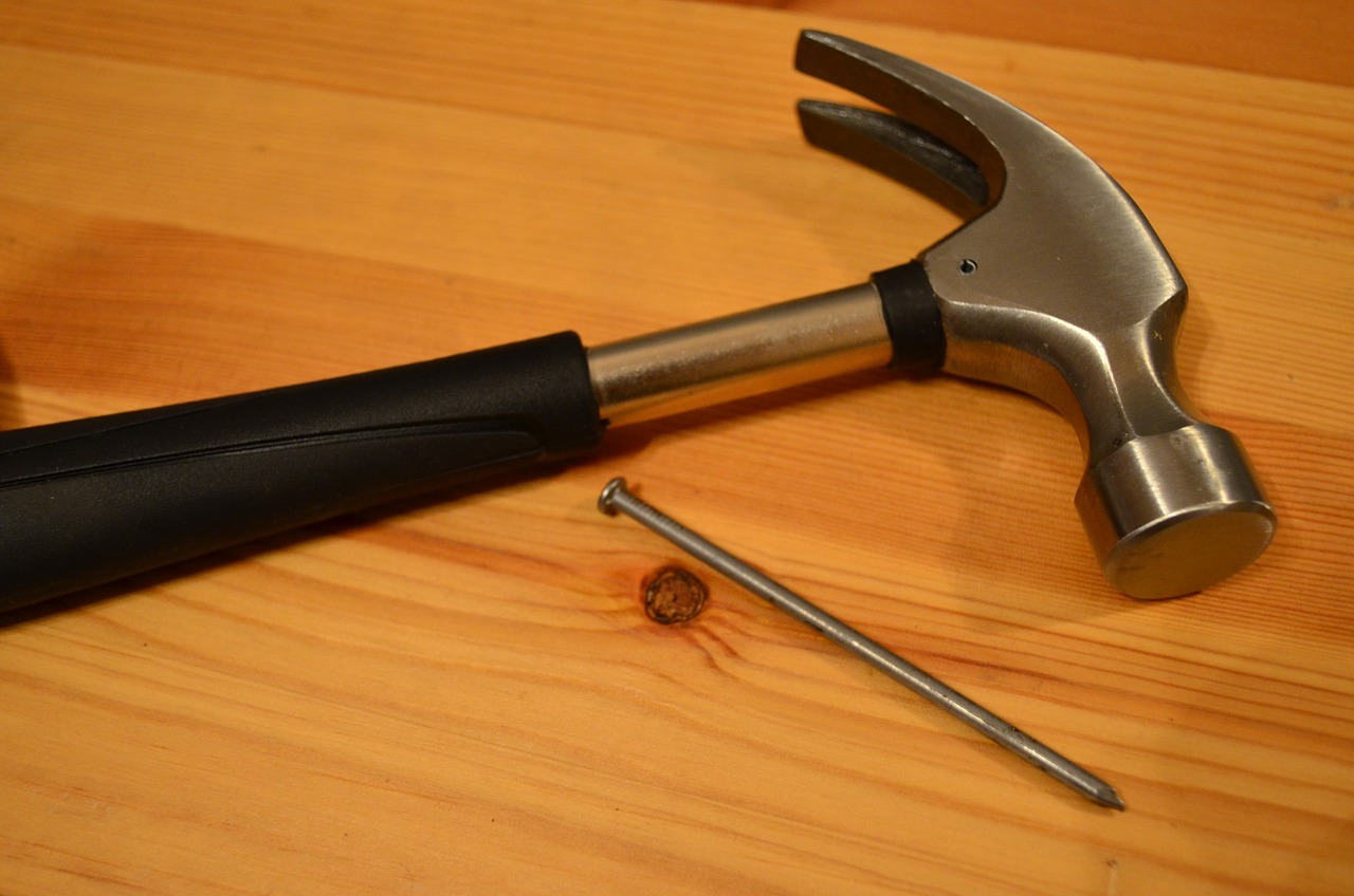 How to Use Nail Set Tool2