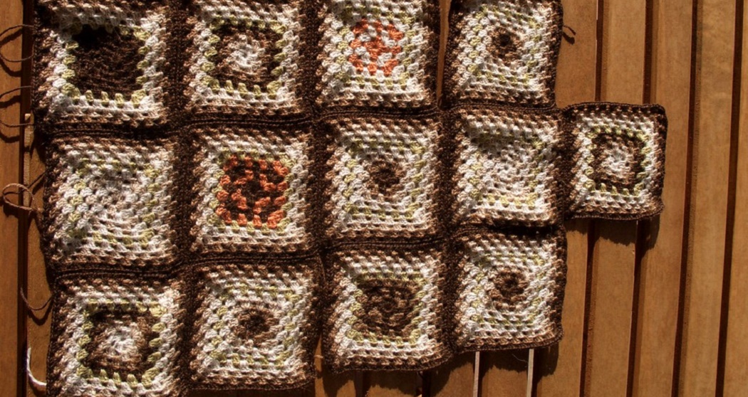 How to Join Granny Squares with Double Crochet