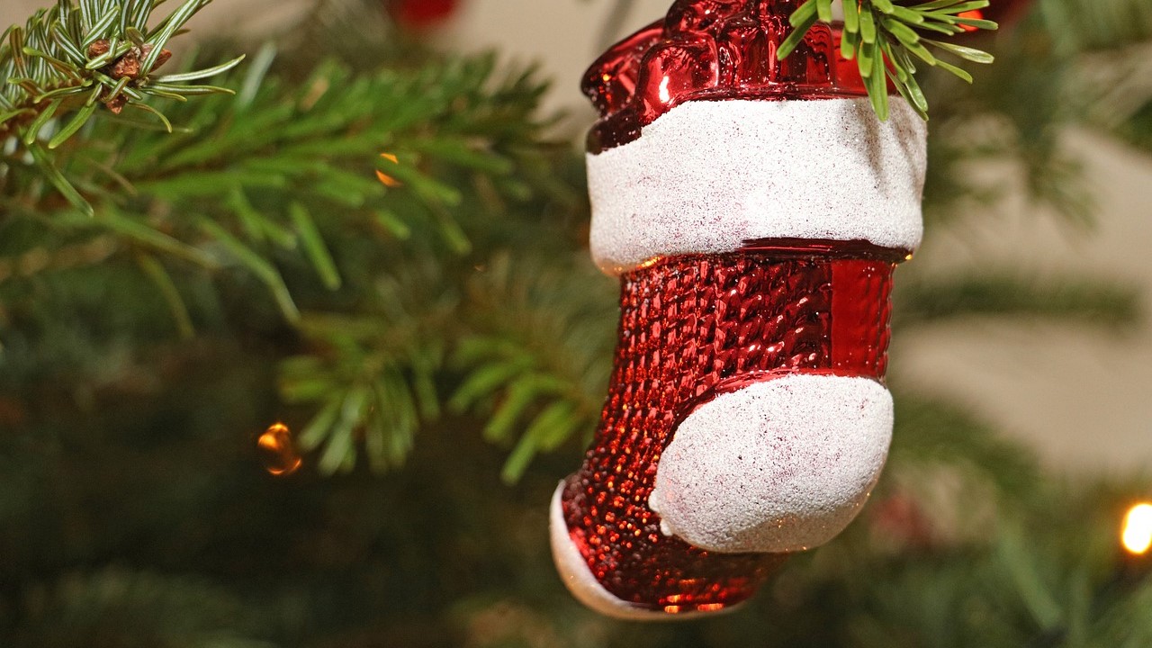 How to Line a Christmas Stocking