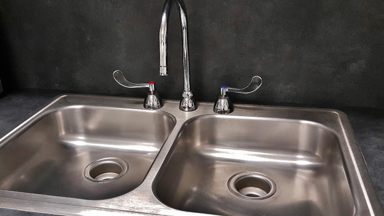 benefits of cast iron kitchen sink