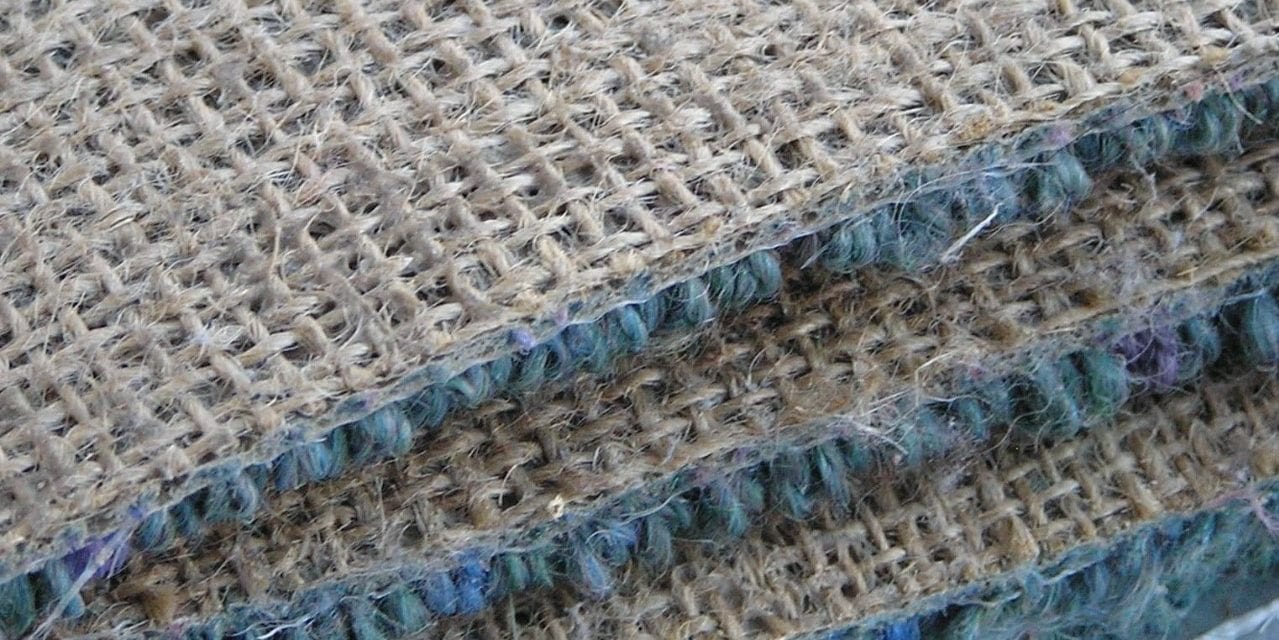 How to Stop Burlap From Fraying