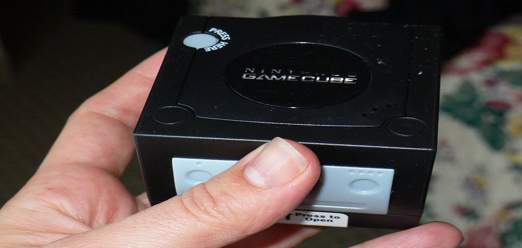 How to Open a Game Cube