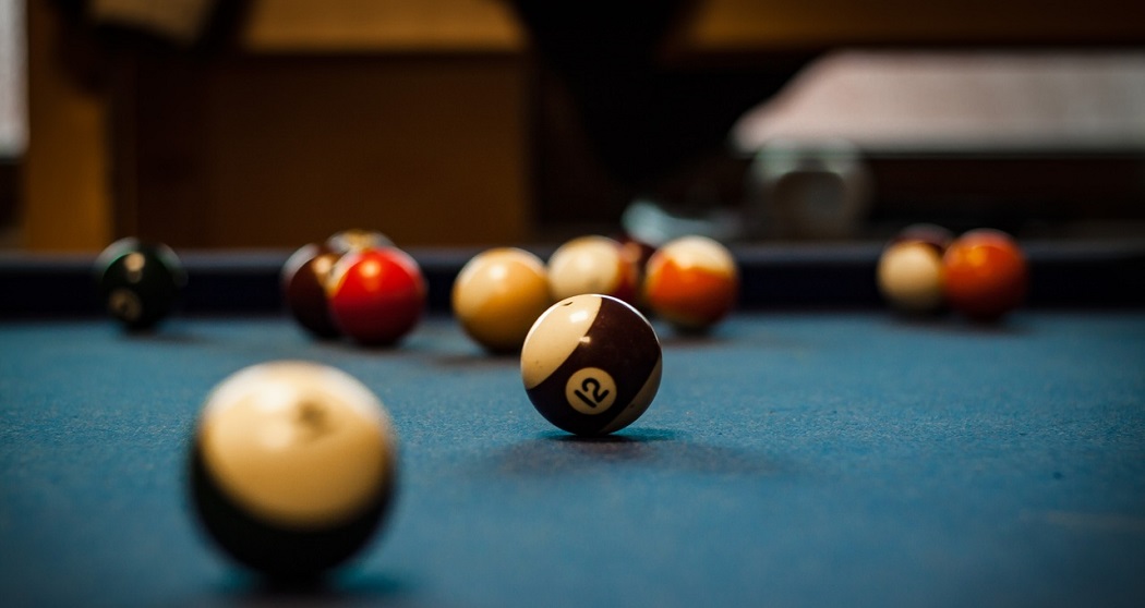 How to Straighten a Pool Cue