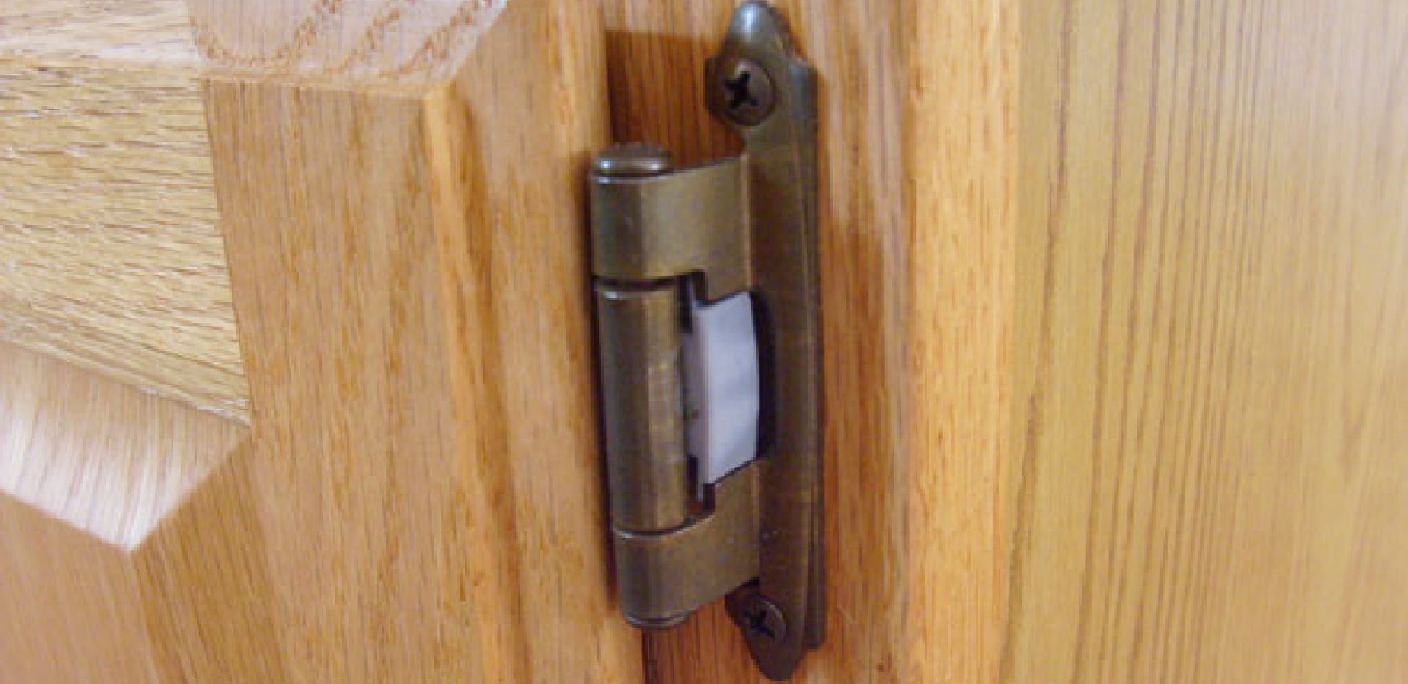 How to Stop Door Hinges From Rusting in 6 Easy Steps (2021)