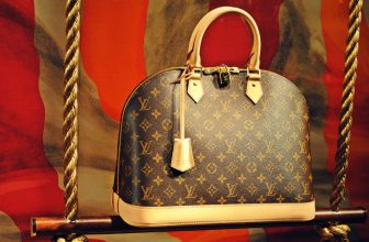 How to Remove Creases From Louis Vuitton Bag