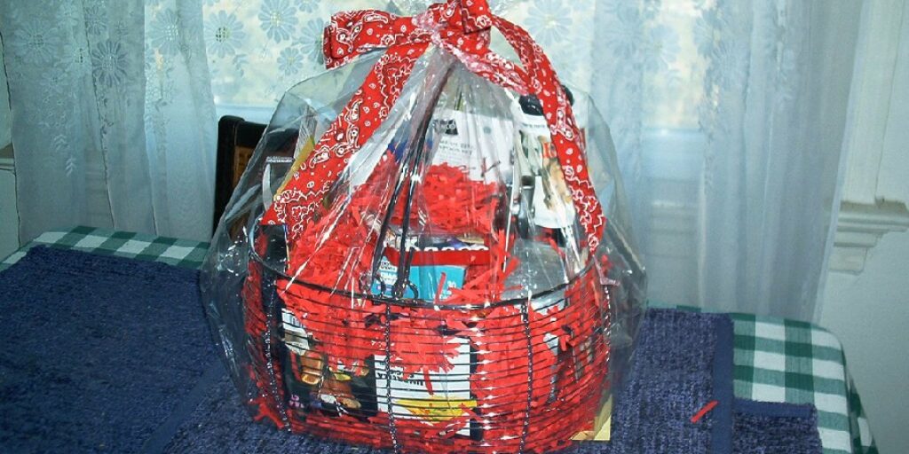 How to Pack a Gift Basket