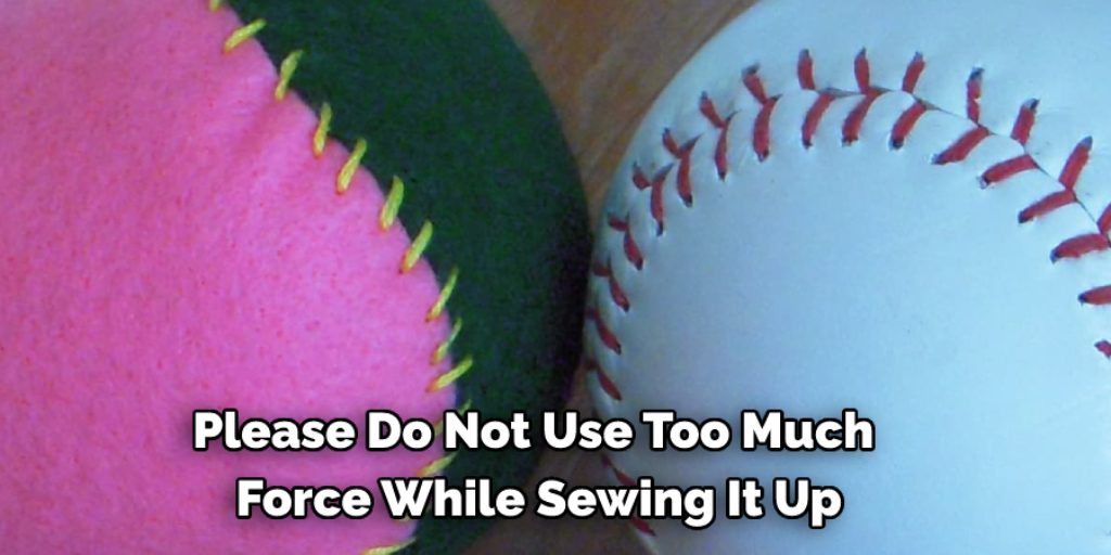 Precautions While Sewing a Ball With 2 Pieces