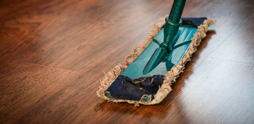 How to Clean Plaster Dust Off Laminate Floors