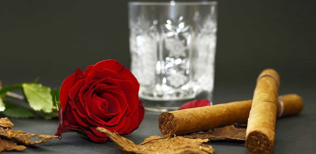 How to Preserve Homemade Rose Water