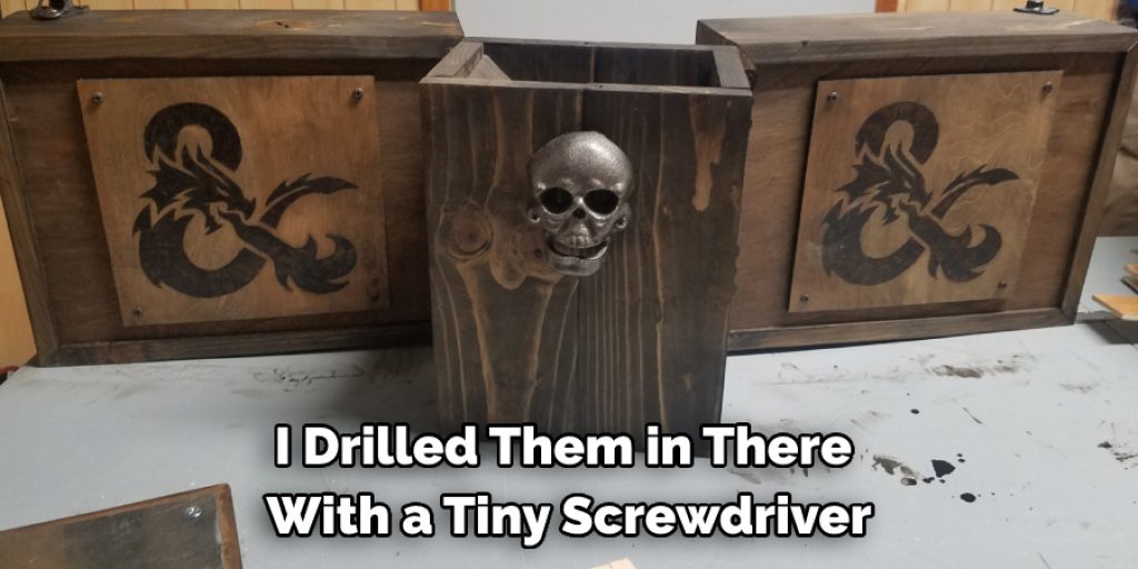 Instructions to Make a Wooden Dm Screen