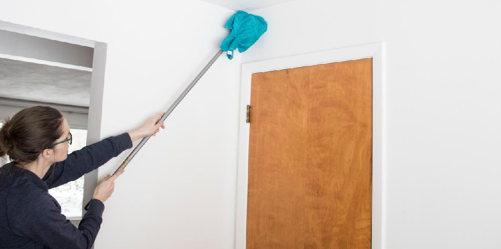 How to Clean Walls After Floor Sanding